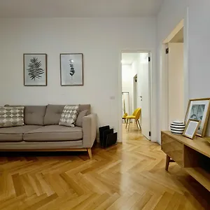 2* شقة فندقية Serendipity - Duomo